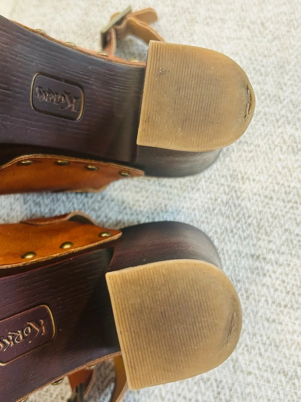 Korks Women's Brown Leather Platform Clog Sandals